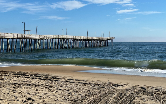Why the weather is hampering recovery efforts of car that drove off Virginia Beach pier