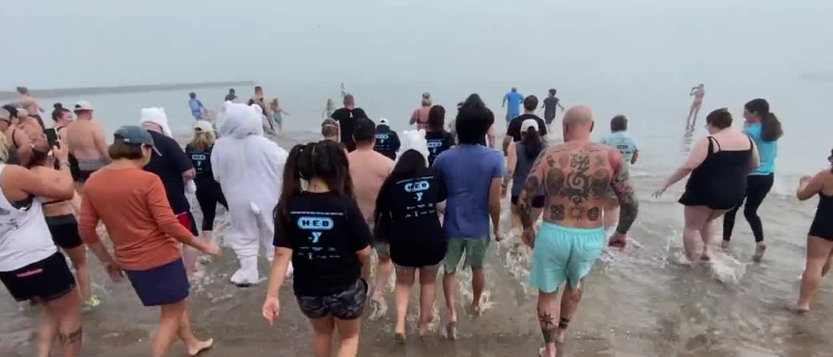Central Texans Embrace the New Year with Polar Bear Plunge: A Tradition of Resilience and Unity