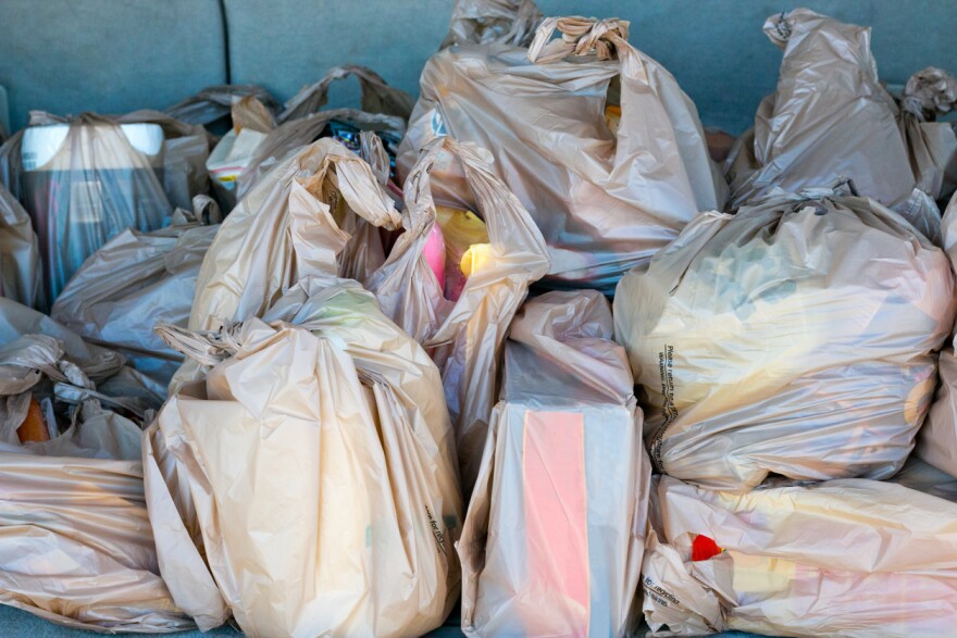 California Moves to Ban Thicker Plastic Bags in Grocery Stores